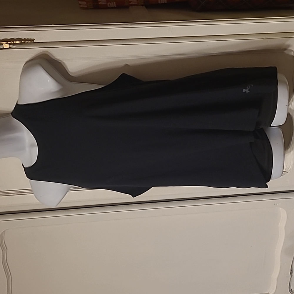 Under armour tank